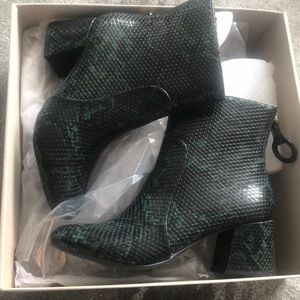 UO Faux Snake Harlow Boot Size 6